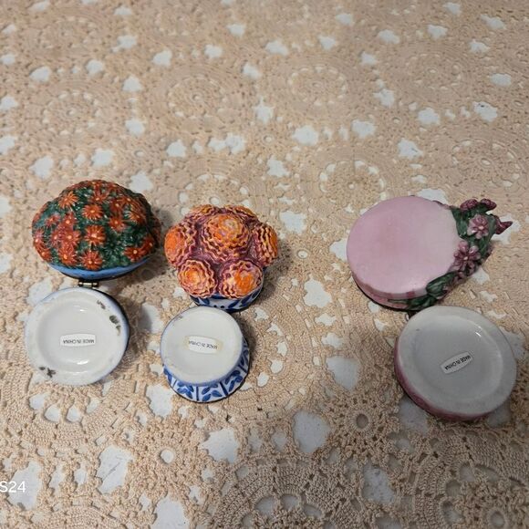 Vintage Flower Porcelain Or Ceramic Trinket Boxes Collectibles - Picture 9 of 12